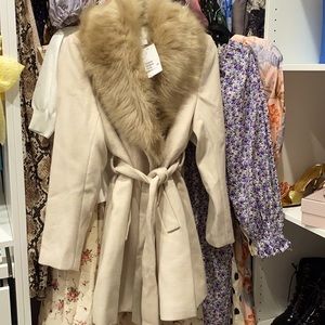 H&M coat! Removable Fur collar.